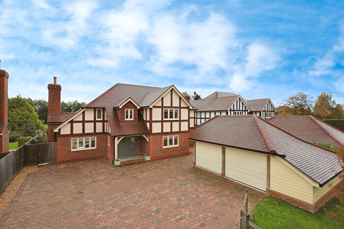 4 Bedroom Detached House For Sale In Danecroft Place, Hellingly, Hailsham, BN27