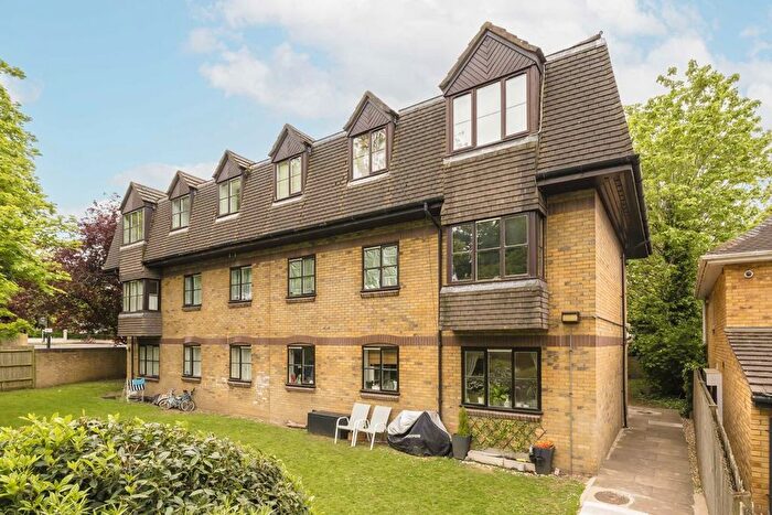 2 Bedroom Flat For Sale In Victoria Road, Essan House, W5