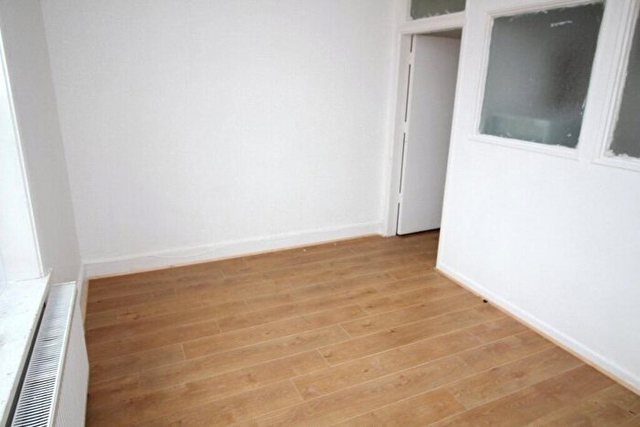 1 Bedroom Flat To Rent In Western Parade, Southsea, Hampshire, PO5