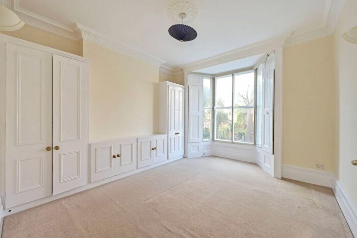 1 Bedroom Flat To Rent In Kingston Road, Wimbledon, London, SW19