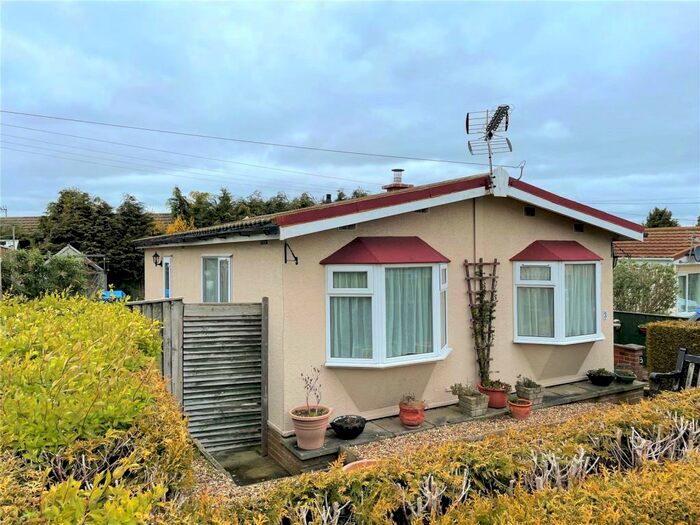 3 Bedroom Detached House For Sale In Wold View Caravan Park, Binbrook, Market Rasen, Lincolnshire, LN8