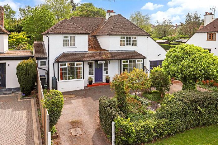 4 Bedroom Detached House For Sale In Sheephouse, Farnham, GU9