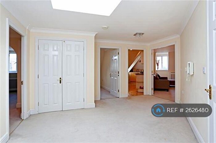 2 Bedroom Flat To Rent In Windsor House, Stanmore, HA7