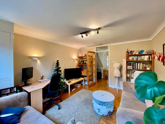 3 Bedroom Terraced House To Rent In Cambria Road, Camberwell, SE5