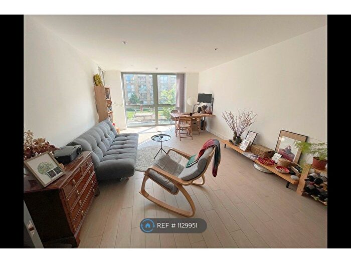 1 Bedroom Flat To Rent In Canalside Sq, London, N1