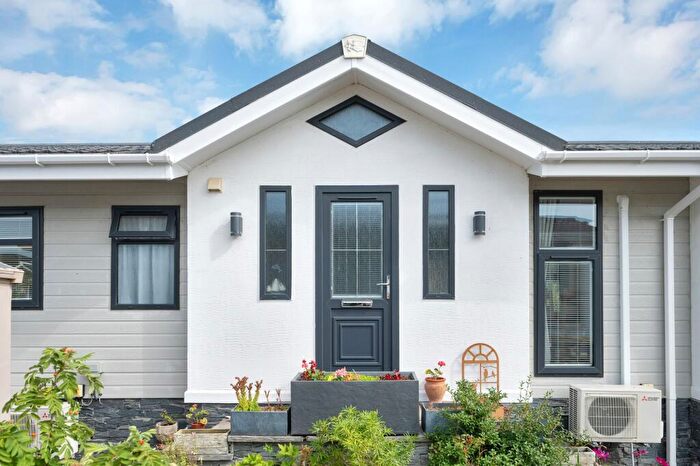 2 Bedroom Lodge For Sale In Yarwell Mill, Yarwell, PE8