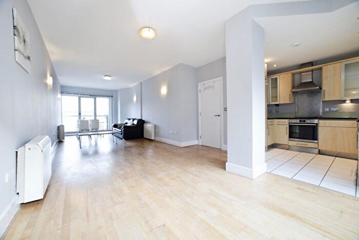 2 Bedroom Apartment To Rent In Artichoke Hill, London, E1W