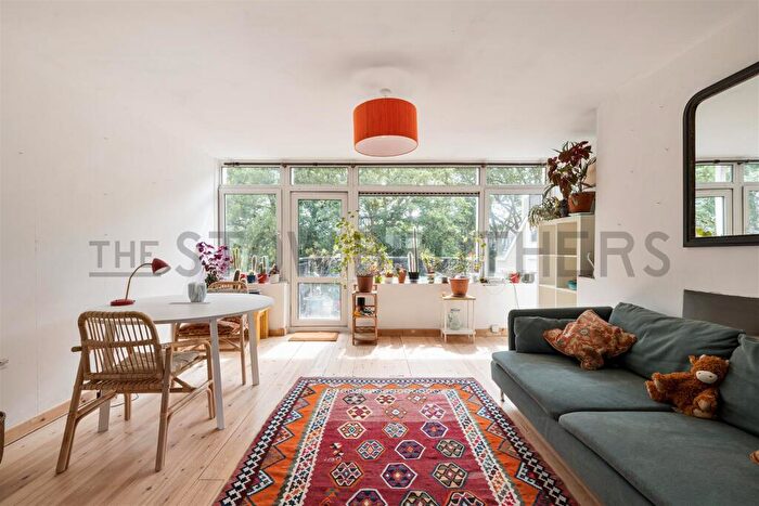 3 Bedroom Apartment To Rent In The Drive, London, E17