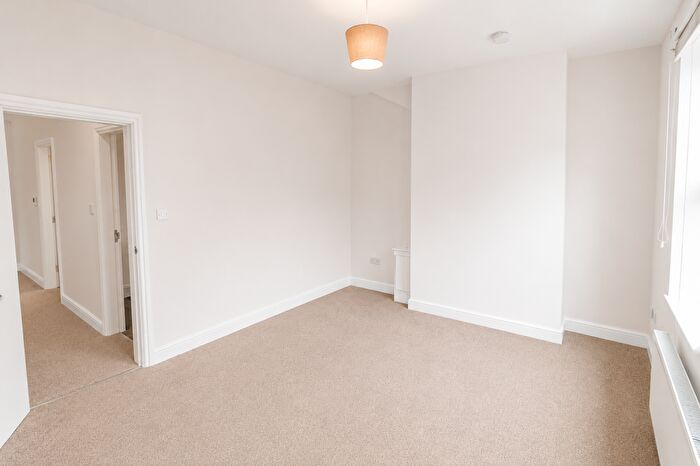 2 Bedroom Flat To Rent In Charlton Road, Levenshulme, M19