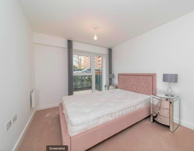 1 Bedroom House To Rent In Beaufort Square, London, NW9