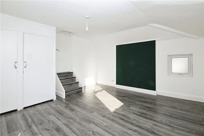 1 Bedroom Flat To Rent In Brigstock Road, Thornton Heath, CR7