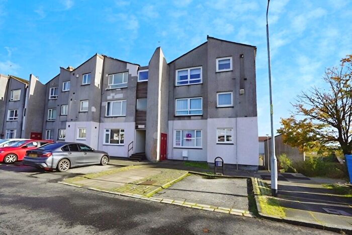2 Bedroom Flat To Rent In Lomond Place, G67