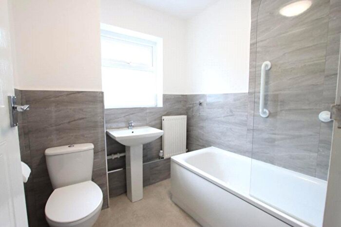2 Bedroom Bungalow To Rent In Watergate Way, Woolton, Liverpool, Merseyside, L25