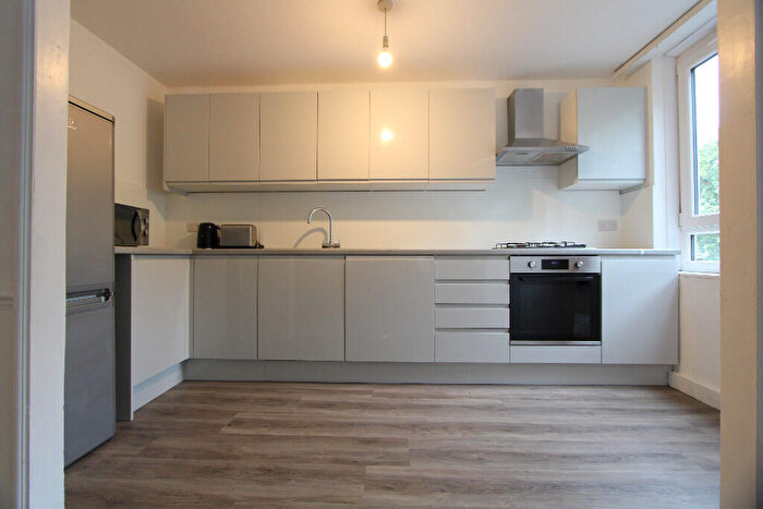 5 Bedroom Flat To Rent In Battersea Bridge Road, London, SW11
