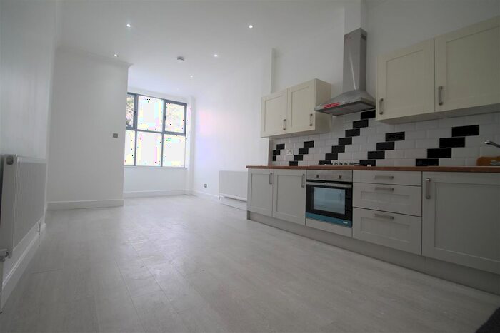 1 Bedroom Flat To Rent In Amersham Road, London, SE14