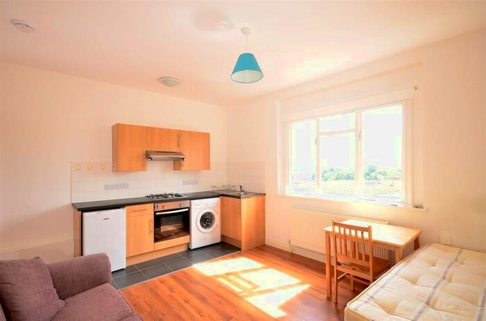Studio To Rent In Mount View Road, London, N4