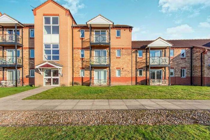 3 Bedroom Apartment To Rent In Lakeside Boulevard, Doncaster, South Yorkshire, DN4