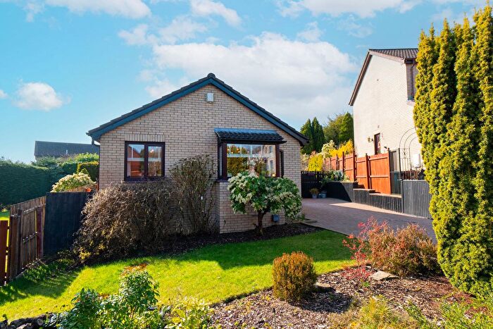 3 Bedroom Bungalow For Sale In Southfield Road, Cumbernauld, G68