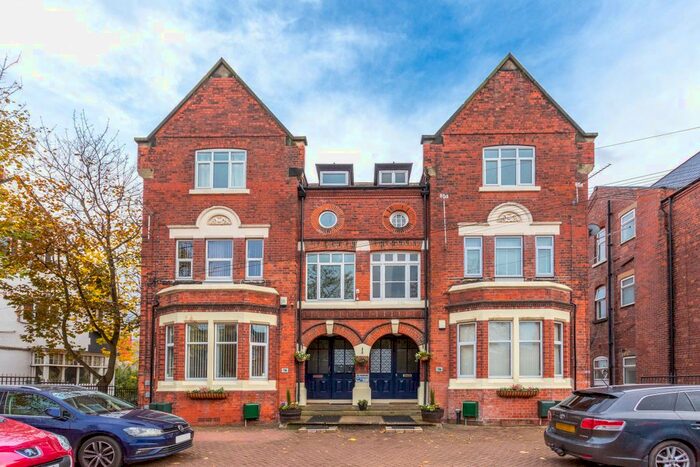 2 Bedroom Flat For Sale In Thorne Road, Doncaster, DN2