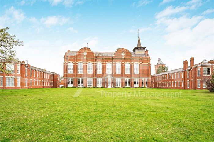 2 Bedroom Flat For Sale In Beningfield Drive, London Colney, St. Albans, AL2