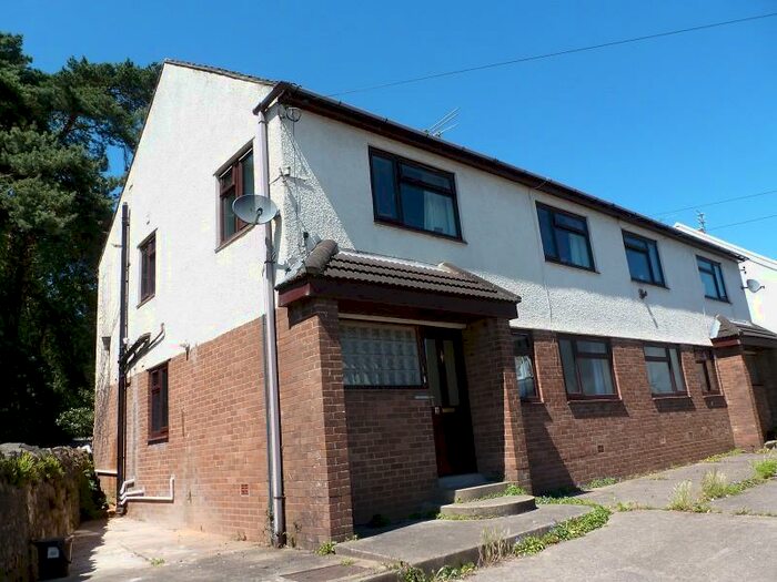 2 Bedroom Flat To Rent In Llwyncelyn Flats, Pantmawr Road, Whitchurch, Cardiff., CF14