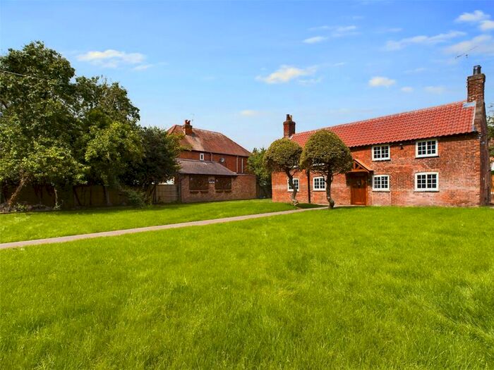 3 Bedroom Detached House To Rent In Trowell Road, Wollaton, Nottinghamshire, NG8