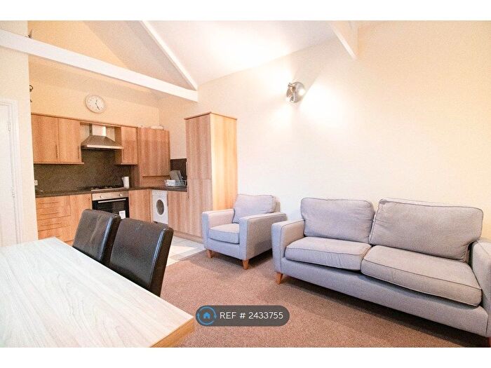 2 Bedroom Semi-Detached House To Rent In The Oaks, Sunderland, SR2