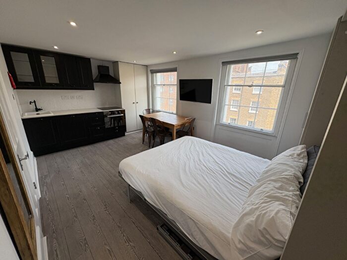 Apartment To Rent In Studio Flat, Gloucester Place, Baker Street, NW1