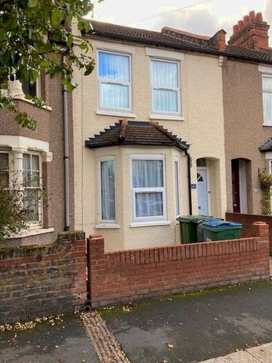 2 Bedroom Terraced House To Rent In Princes Avenue, Watford, WD18