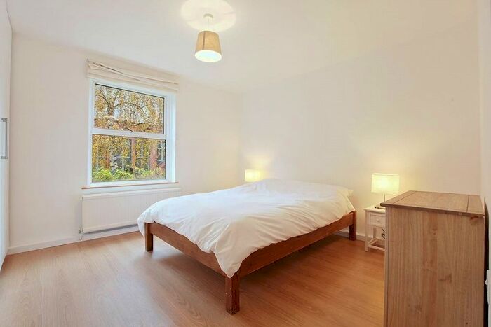 1 Bedroom Flat To Rent In Sewardstone Road, London, E2