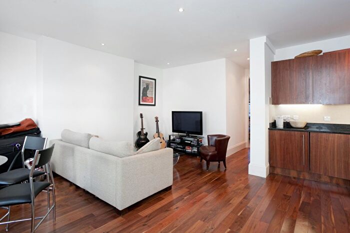 2 Bedroom Flat To Rent In Gledstanes Road, Barons Court, London, W14