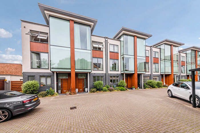 4 Bedroom House To Rent In Page Mews, SW11