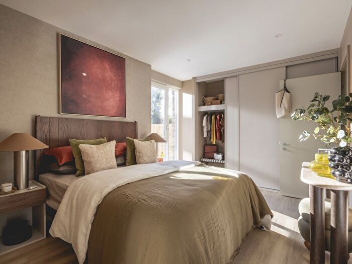 Studio To Rent In Momento, Staines-Upon-Thames, TW18