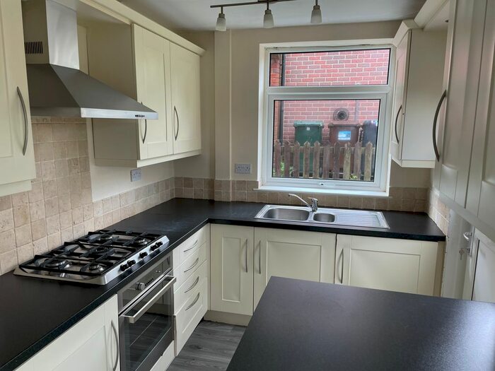 3 Bedroom Semi-Detached House To Rent In Rencliff Avenue, Broom, Rotherham, S60