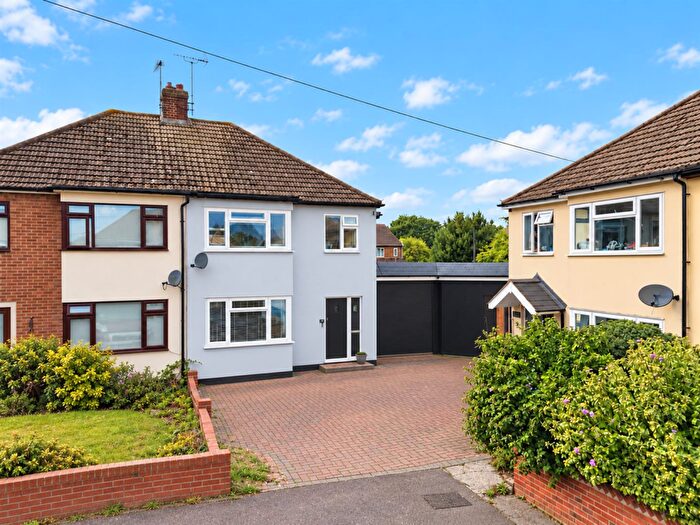 4 Bedroom Semi-Detached House For Sale In Lulworth Close, Stanford-Le-Hope, SS17