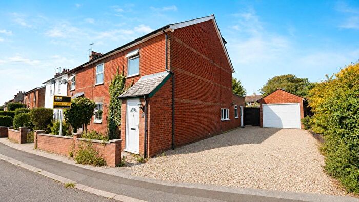 3 Bedroom End Terrace House For Sale In Holloways Lane, Welham Green, Hatfield, AL9