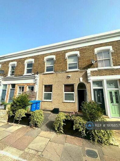 2 Bedroom Flat To Rent In Upland Road, London, SE22
