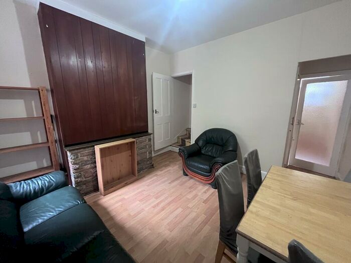 4 Bedroom House To Rent In Alton Road, Birmingham, B29