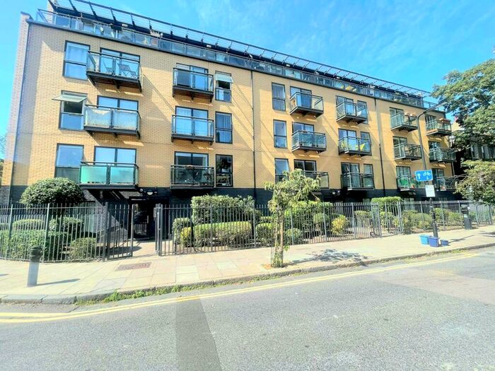 2 Bedroom Flat To Rent In Shore Road, Hackney, E9