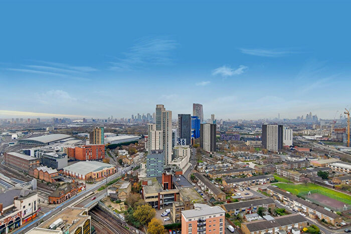 2 Bedroom Apartment To Rent In Unex Tower, Stratford, London, E15