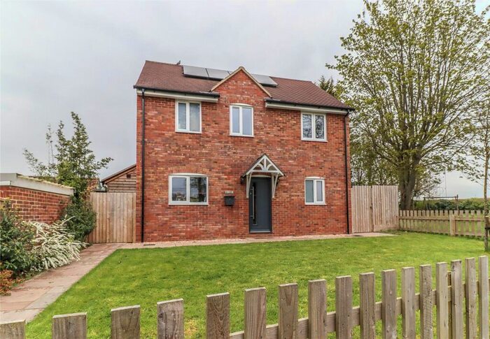 3 Bedroom Detached House For Sale In Fyfield Road, Fyfield, Andover, Hampshire, SP11