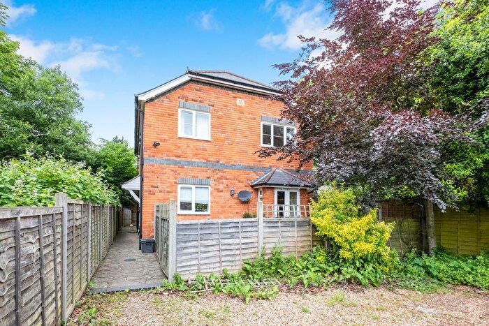 2 Bedroom Property To Rent In Wescott Road, Wokingham, RG40