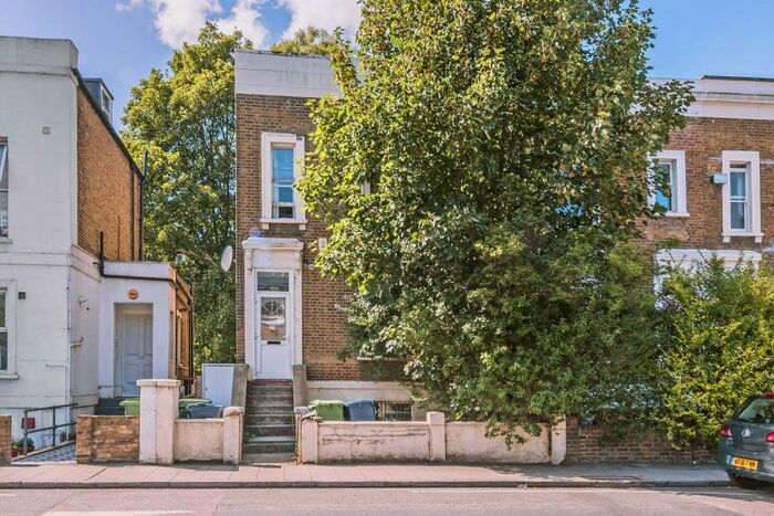 5 Bedroom Semi-Detached House To Rent In Lausanne Road, London, SE15