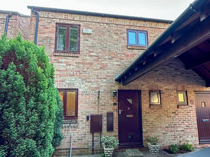 3 Bedroom Semi-Detached House To Rent In The Mews, Low Road East, Shincliffe, DH1