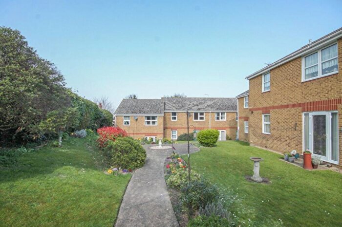 1 Bedroom Maisonette To Rent In The Cloisters, Sittingbourne, Kent, ME10