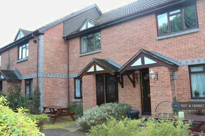 1 Bedroom Terraced House To Rent In Granby Court, Reading, RG1