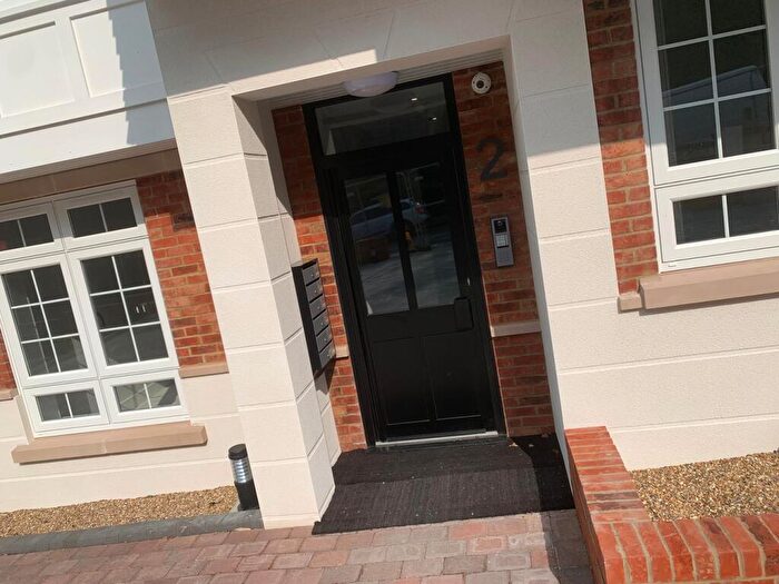 2 Bedroom Duplex For Sale In Bromley Avenue, Bromley, BR1