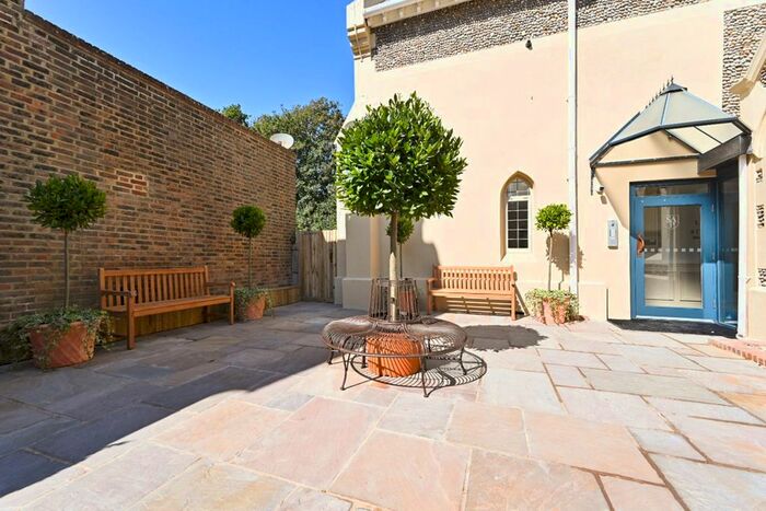 1 Bedroom Flat To Rent In Wickham Avenue, Bexhill TN39