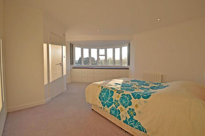 5 Bedroom Detached House For Sale In Wycombe Road, Saunderton, HP27