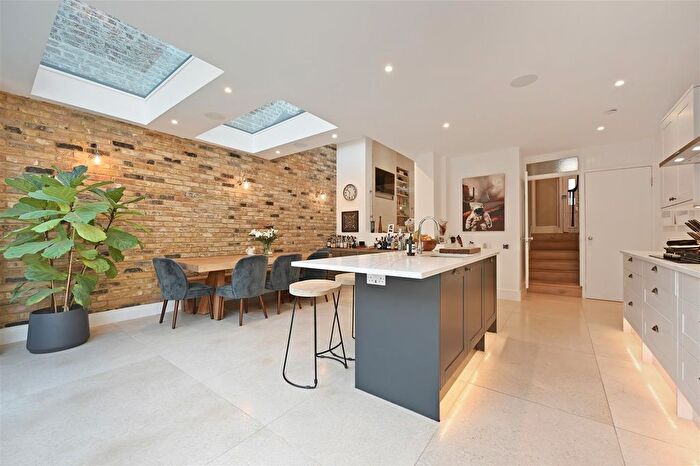 4 Bedroom Terraced House For Sale In Godolphin Road, London, W12